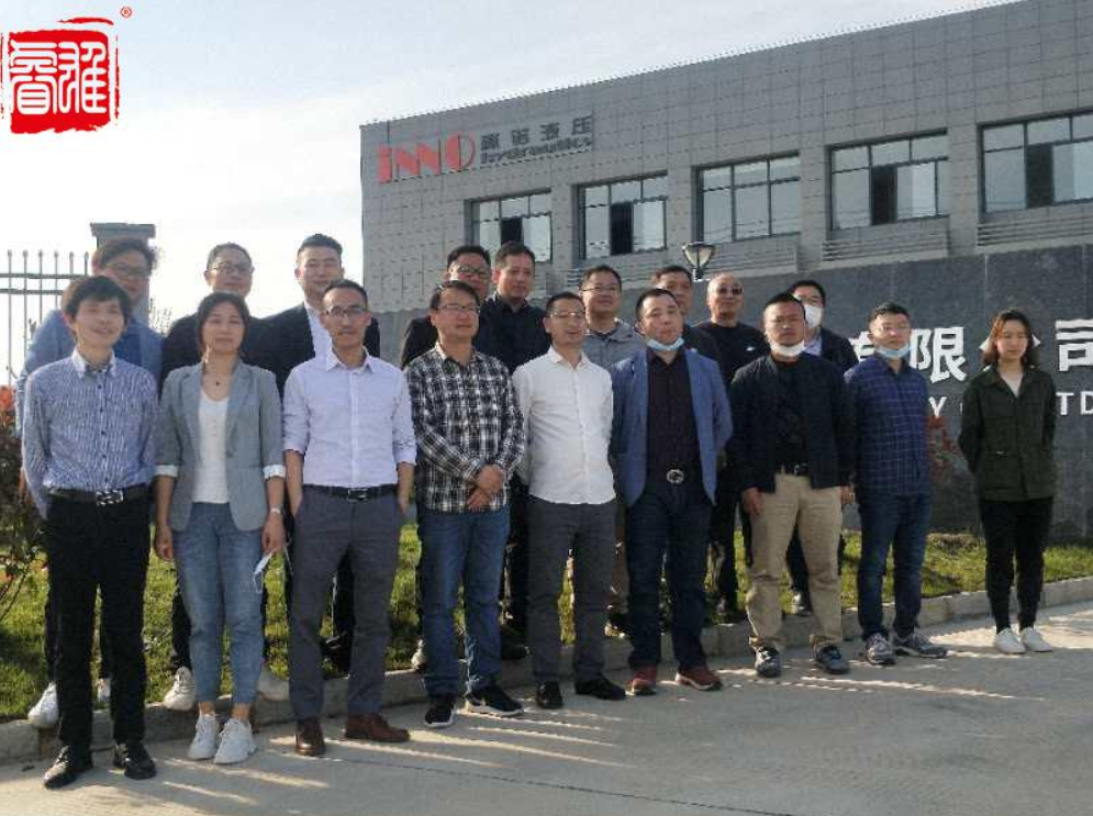Foto de grupo da fábrica de visitas mútuas 2